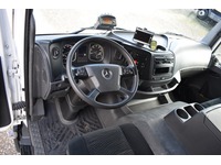 TOC1273_2814095 vehicle image