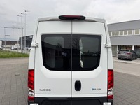 STUD177_2884372 vehicle image