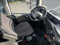 DOLD2821_2776923 vehicle image