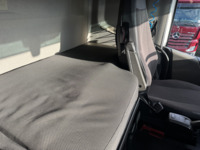 DOLD2821_2776923 vehicle image