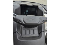 VISI1614_2963750 vehicle image