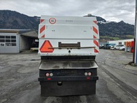 ZIAL184_2832970 vehicle image