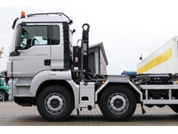 DOLD2821_2738899 vehicle image