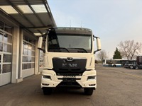 MANB1470_2814099 vehicle image