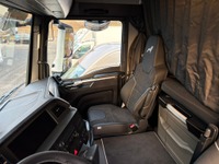 MANB1470_2814099 vehicle image