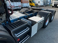 SAHT8627_2736379 vehicle image