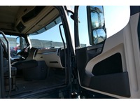 DOLD2821_2830854 vehicle image