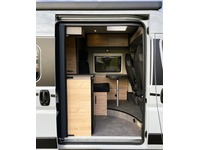 TART5813_2782775 vehicle image