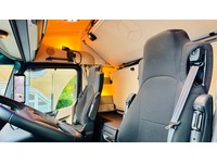 NFBE9310_3017859 vehicle image