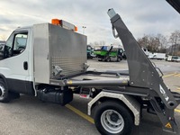 STUD177_2770180 vehicle image