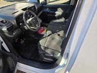 EFAG9324_2760419 vehicle image