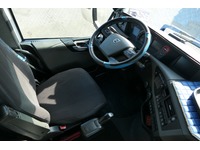 DOLD2821_2900544 vehicle image