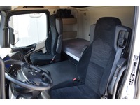 TOC1273_2928449 vehicle image