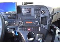 TOC1273_2928449 vehicle image