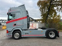 UNIK8334_2749346 vehicle image