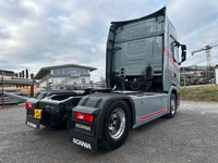 UNIK8334_2749346 vehicle image