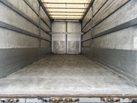 PREI272_2811917 vehicle image