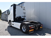 TOC1273_3028075 vehicle image