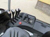 RINA4324_2917797 vehicle image