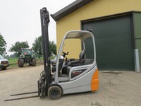 RINA4324_2917797 vehicle image