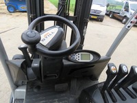 RINA4324_2917797 vehicle image