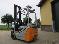 RINA4324_2917797 vehicle image