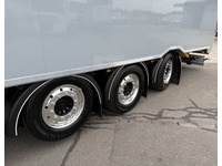 GREA182_2728076 vehicle image