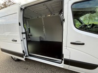 HUTT218_2905649 vehicle image