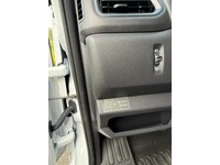 HUTT218_2905649 vehicle image