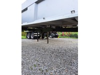 0492025 vehicle image