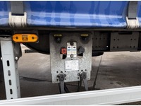 GREA182_2862375 vehicle image