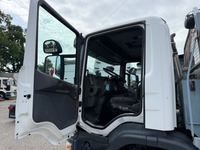 UNIK8334_3015917 vehicle image