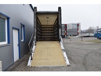 TOC1273_2824016 vehicle image