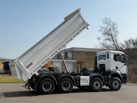 TMR8055_2868643 vehicle image