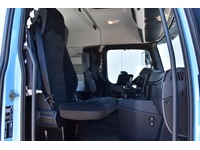 TOC1273_2693929 vehicle image