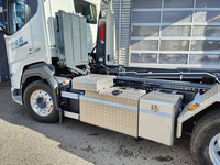 wira34_2311456 vehicle image