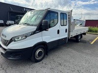 STUD177_3018516 vehicle image