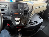 KEED2067_2990630 vehicle image