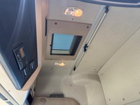 KEED2067_2990630 vehicle image