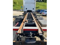 TOMY4226_2713385 vehicle image