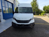 SOMM2698_2961291 vehicle image