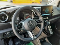 ALTH1974_2828803 vehicle image