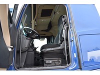 TOC1273_2811442 vehicle image