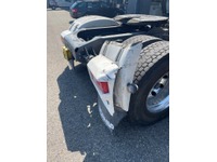 FLUR7309_2970230 vehicle image
