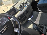 TROI280_2964575 vehicle image