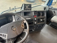 PREI272_2729320 vehicle image