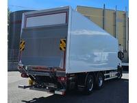 SEDU206_2894148 vehicle image