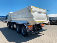 TMR8055_2753333 vehicle image