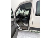 RIKI8971_2807456 vehicle image