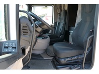 DOLD2821_3014202 vehicle image